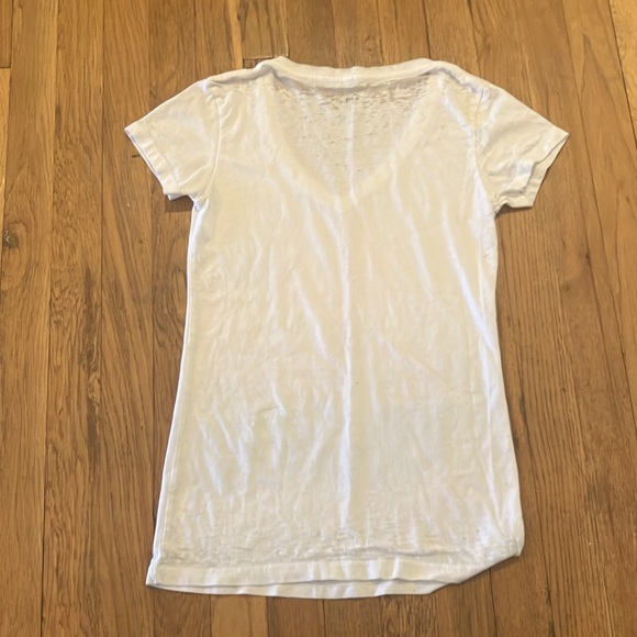 Of Mice & Men Patriotic  band logo v-neck tee size medium - Picture 4 of 6